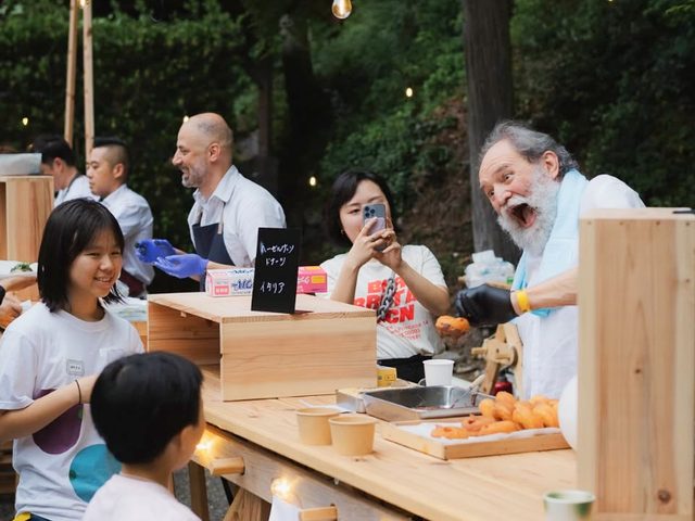 ツチフェスの試食・交流の様子