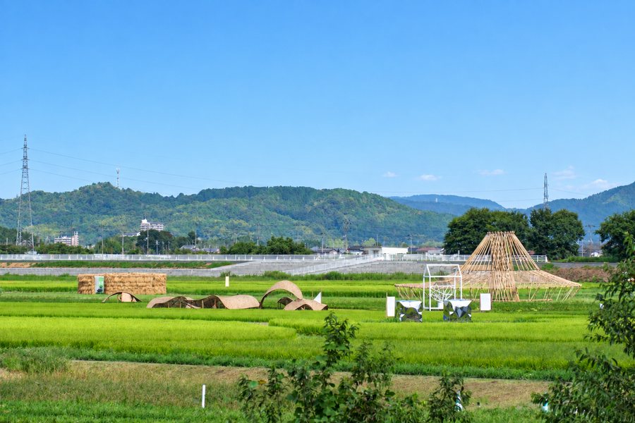 保津川公園に点在する竹のドーム型アート作品