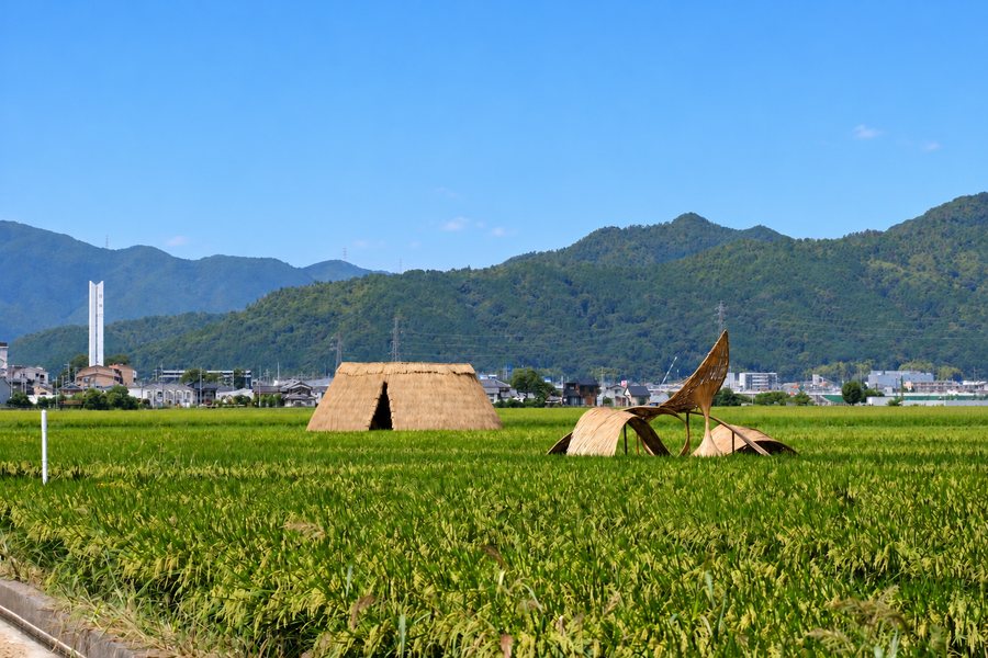 広大な田園に点在する里藝のアート作品群